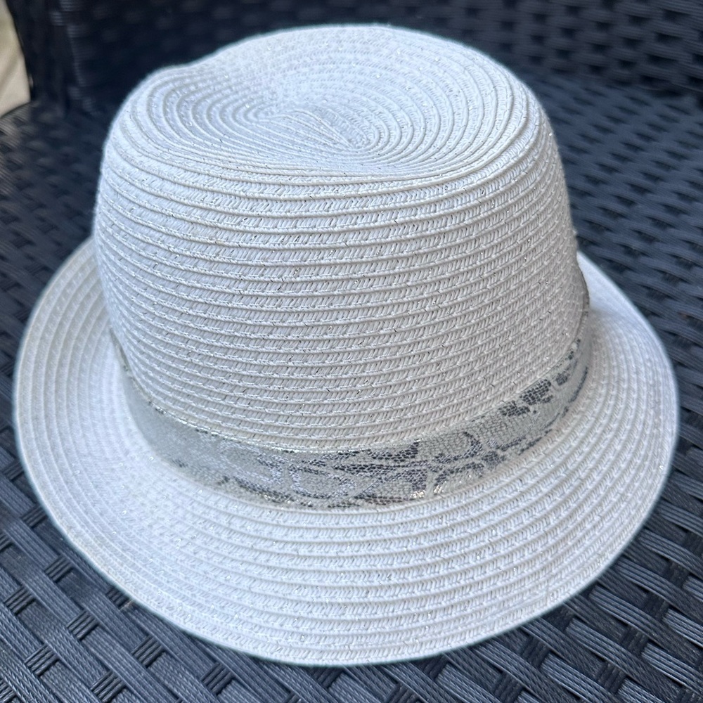 BEBE White Hat with Bow – Vacation Ready